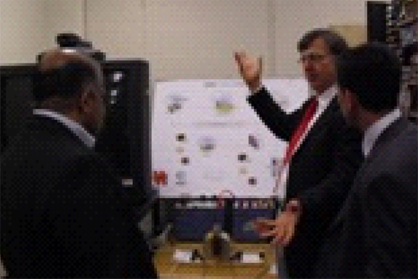 Dr. Krish Prabhu, President of AT&T Labs and CTO Visit UH's AT&T Technology Lab